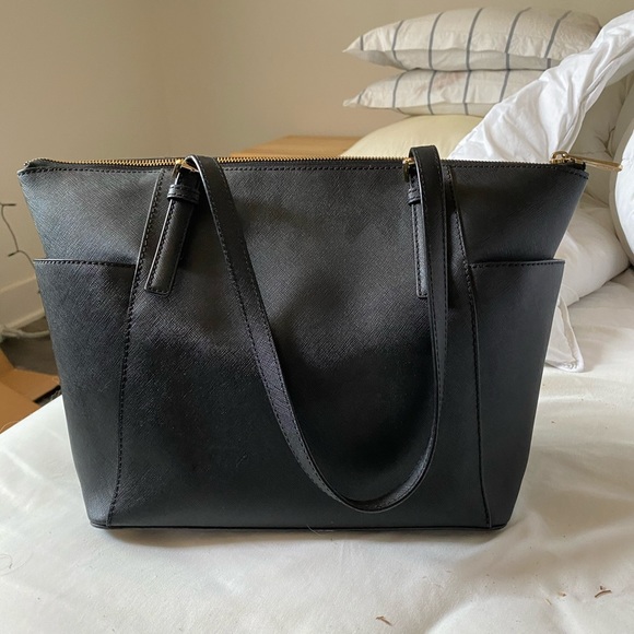 Michael Kors purse - Picture 2 of 6